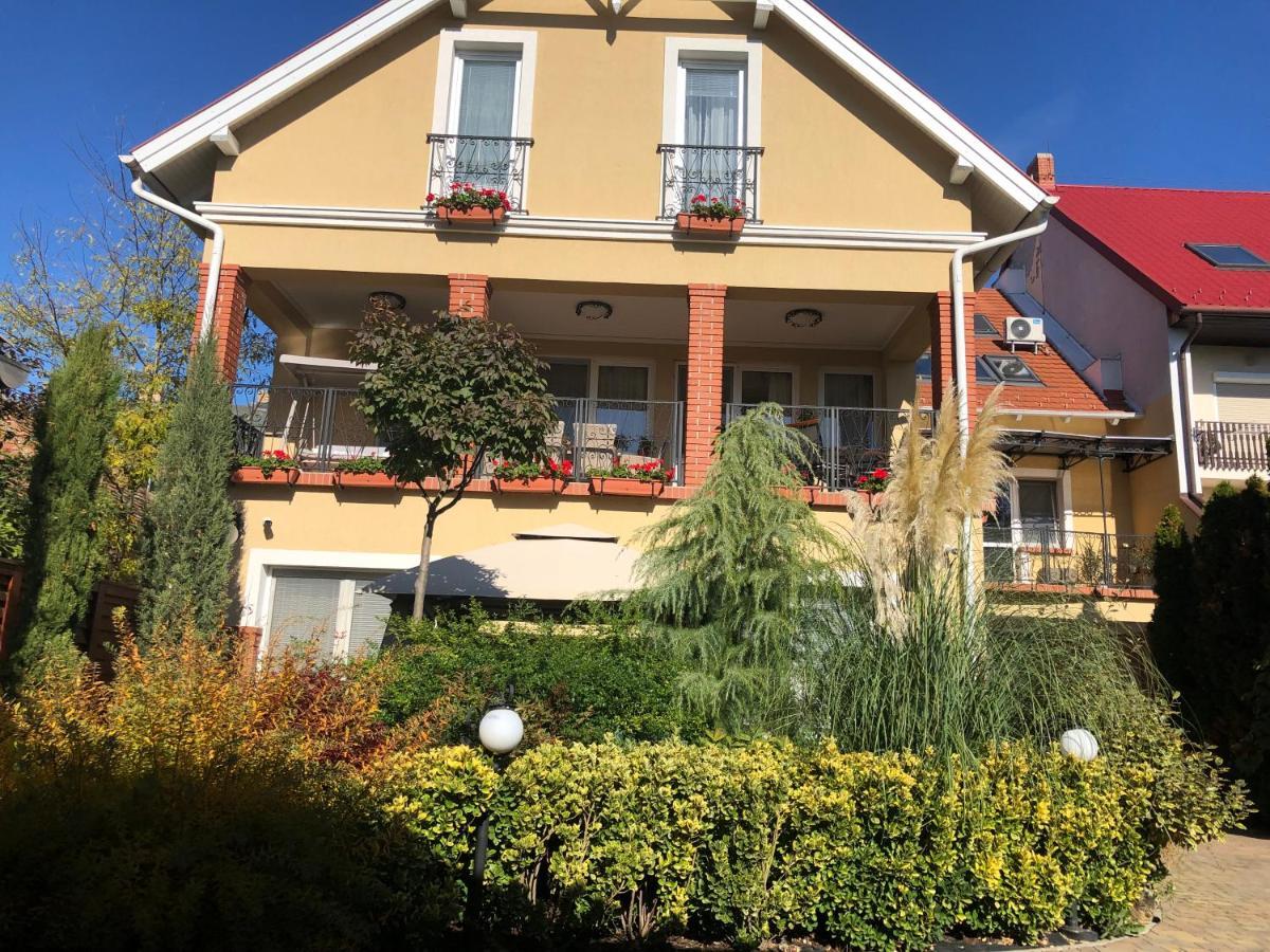 Galeria Apartmanhaz Keszthely Exterior foto