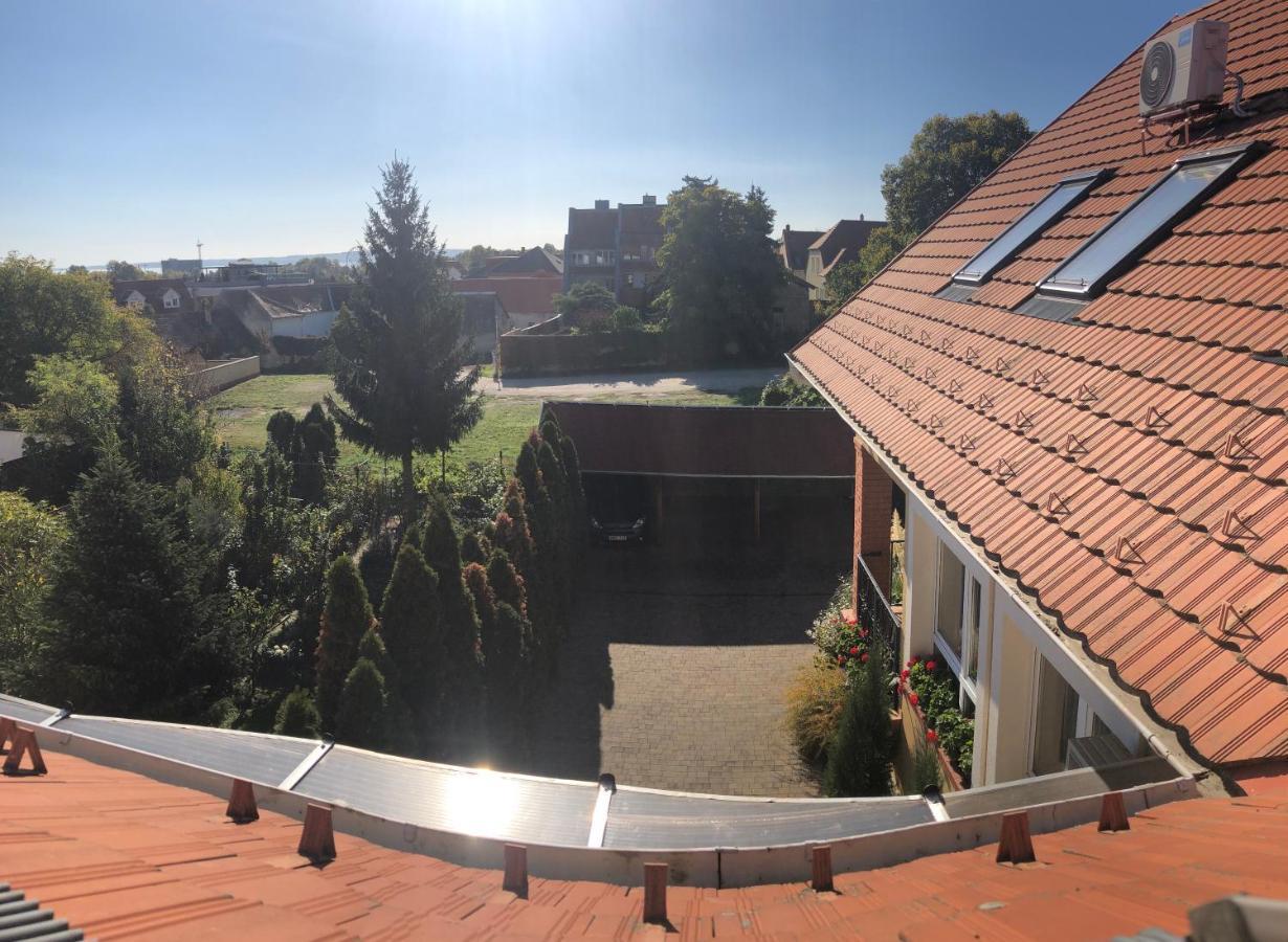 Galeria Apartmanhaz Keszthely Exterior foto